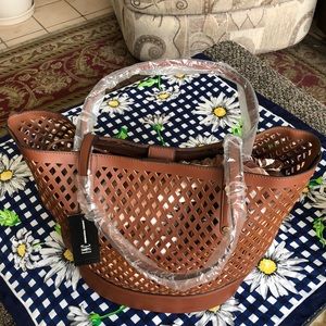 New…One size….summer tote with removable inside bag